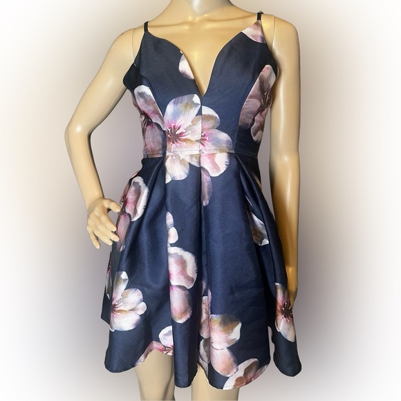 A'Gaci A'Gaci Navy Blue Floral Dress Cocktail Floral V-neck sleeveless Sz Small - Picture 2 of 9